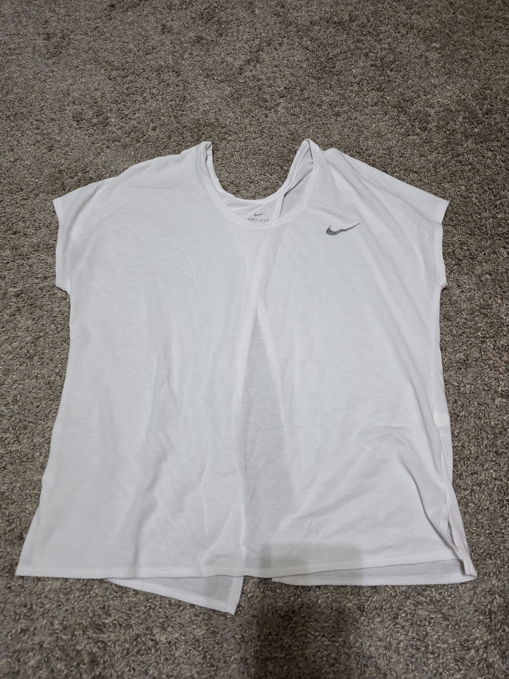 Nike Womenโs White Dri-FIT Short Sleeve Tee